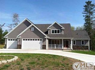24 Stephen Lee Dr, Marquette, MI 49855