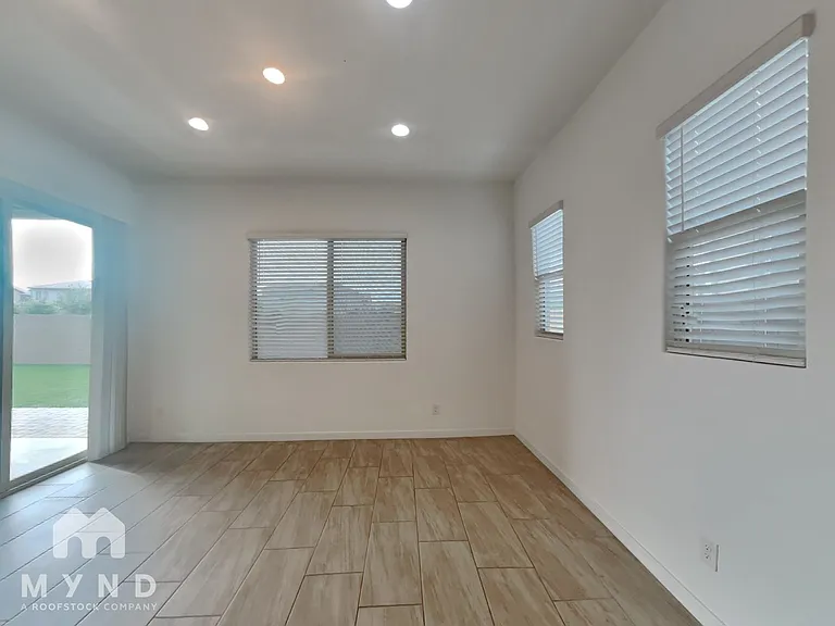 9917 E Thistle Ave — Photo 4