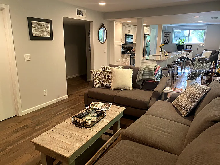 2211 Creek Park Rd #2 — Photo 8