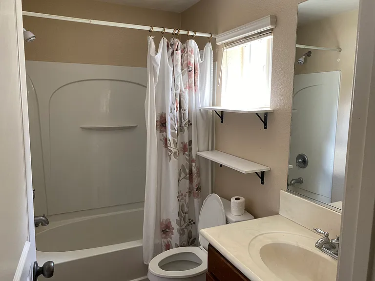 483 Almond Rd — Photo 5