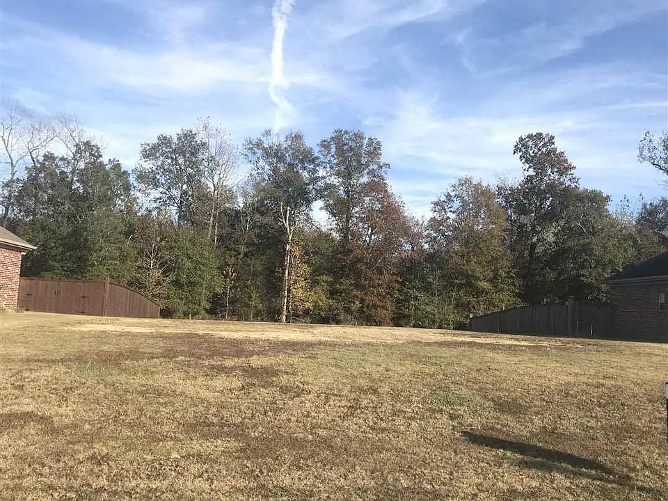 1st image of 2362 Lakewood Cir