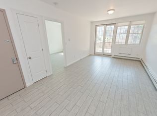 27-57 Crescent St #3B, Astoria, NY 11102