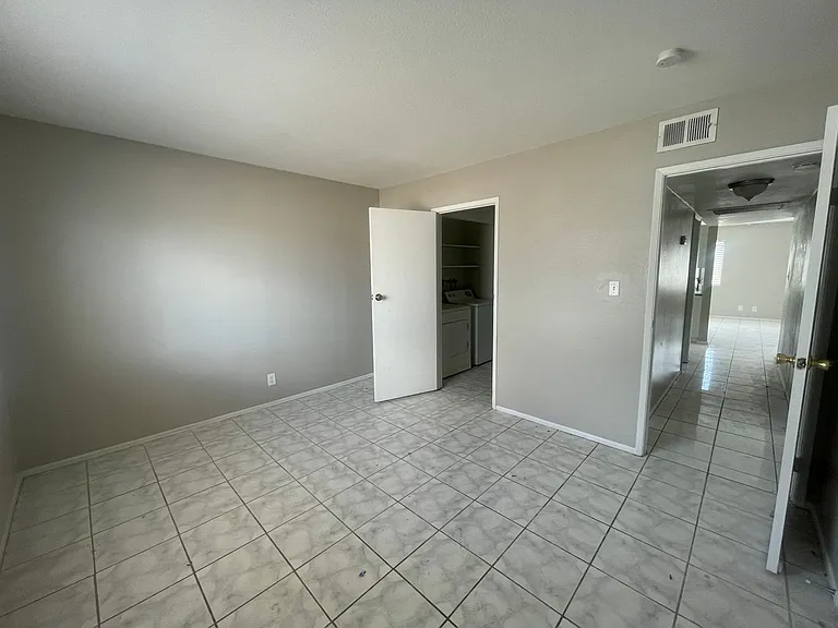 4880 Pancho Villa Dr — Photo 8