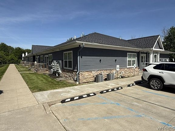 3rd image of 610 Ayer Rd Unit 6