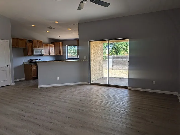 1206 W Prior Ave — Photo 9