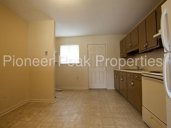 5th image of 7831 Basswood Dr