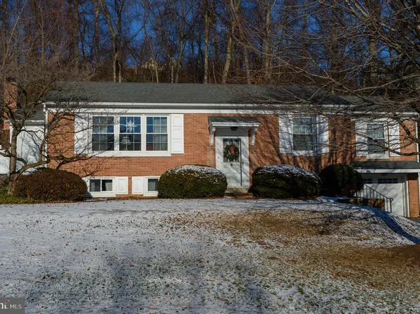 220 Bethel Dr, Lancaster, PA 17601