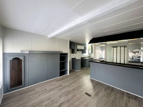 211 E 1st St #43, Converse, IN 46919