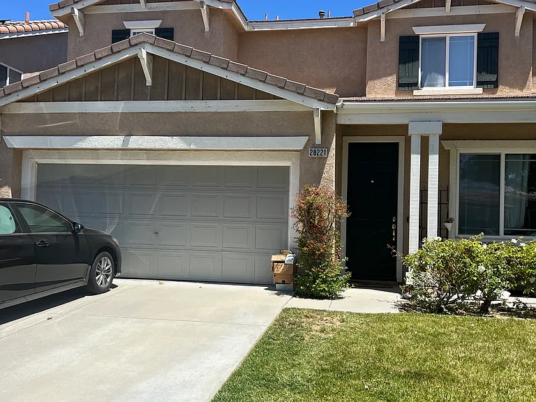 28221 Somerset Ct — Photo 1