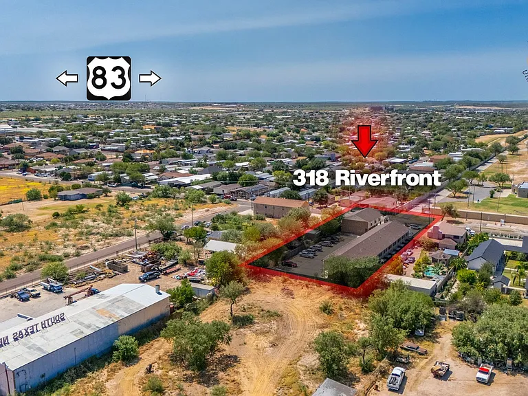 Townhomes at Riverfront — Photo 8