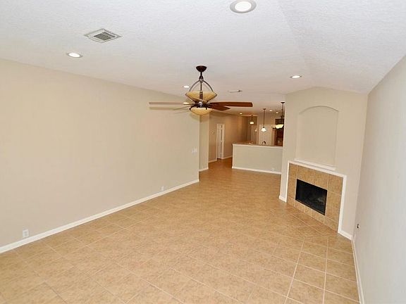 5th image of 4726 Pin Oak Creek Ln