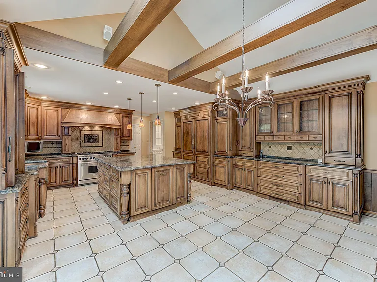 42 Ellsworth Dr — Photo 16