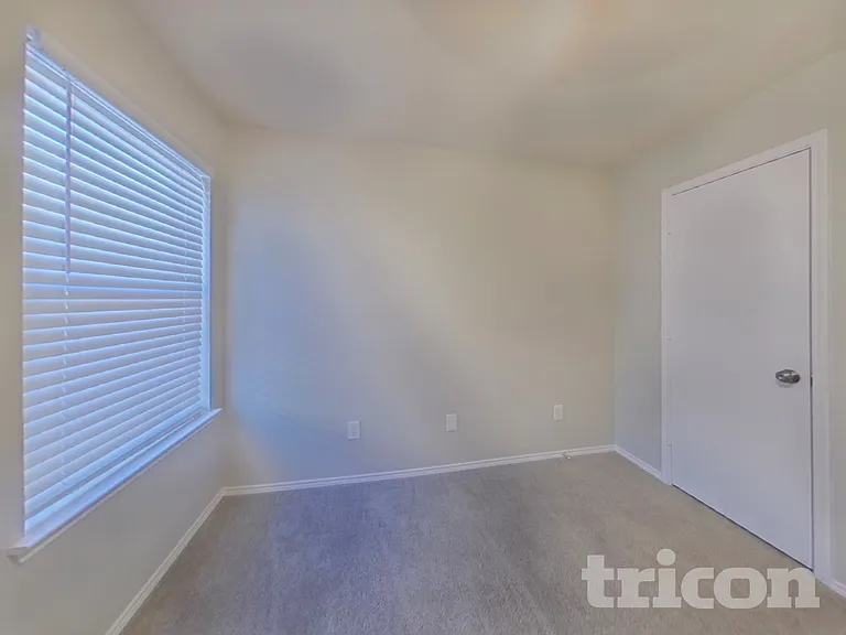 10712 Braemoor Dr — Photo 9