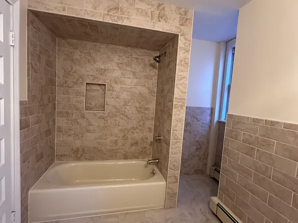 122 Jewett Avenue image 15 of 17