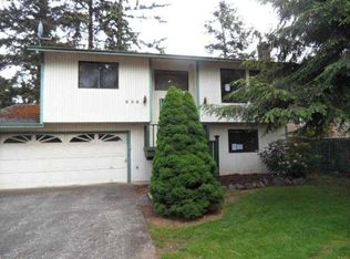 936 SE 174th Ave, Portland, OR 97233