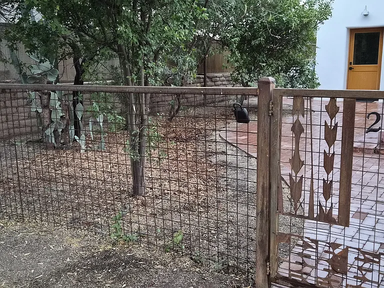 fully enclosed fenced yard