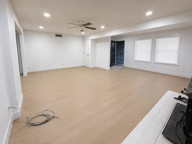 Living/Dining Room#3