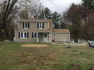 19 Oakwood St, Hudson, NH 03051