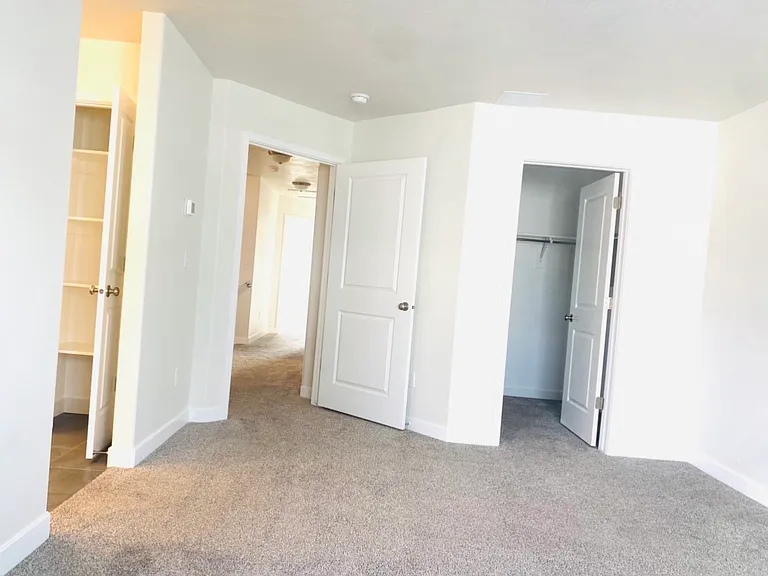 522 S 800 W — Photo 23