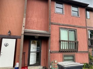 215 Parkwood Dr, Cranberry Township, PA 16066