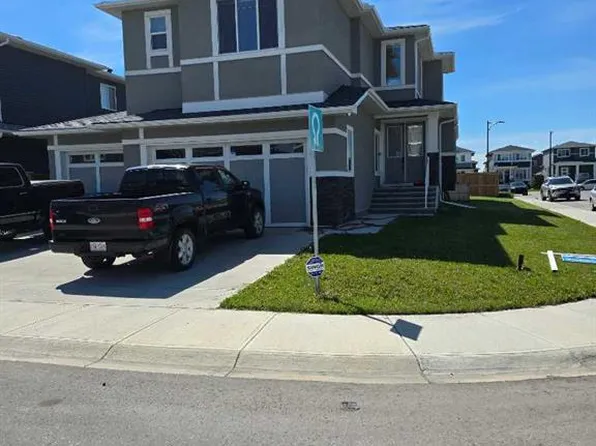 2 N Chelsea Bay, Chestermere, AB T1X 1Z3