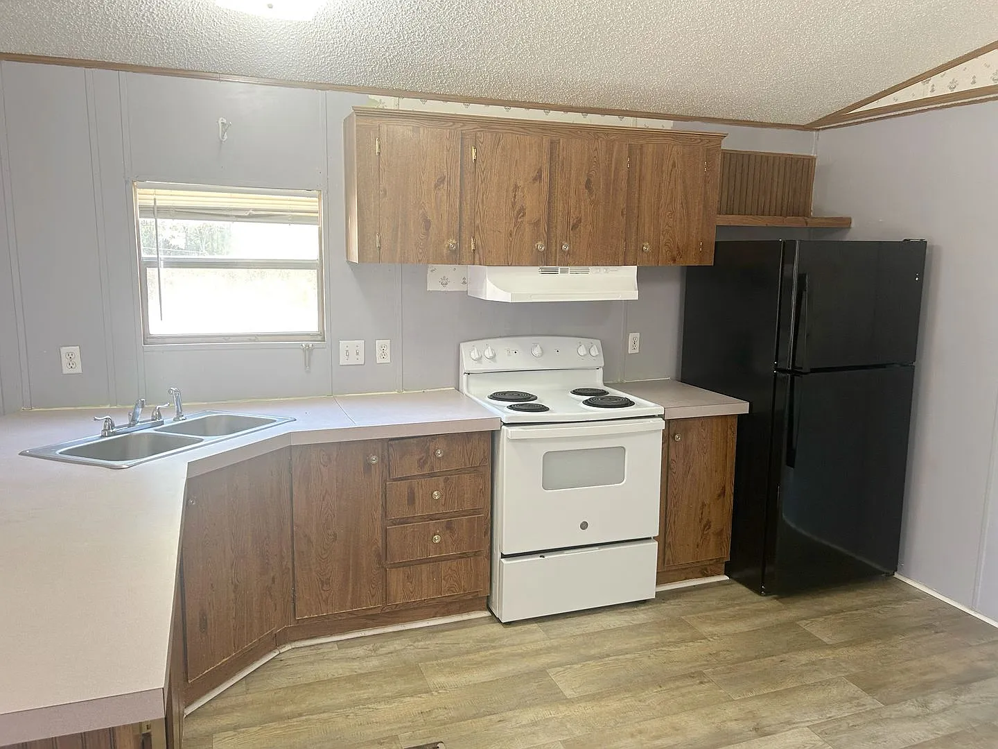 Mobile Home for Rent — Photo 3