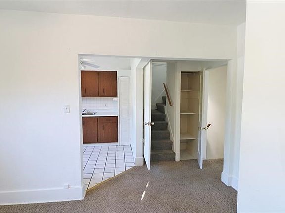 4th image of 193 Castle Shannon Blvd #2