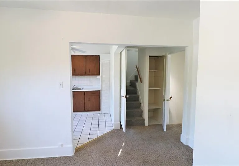193 Castle Shannon Blvd #2 — Photo 4