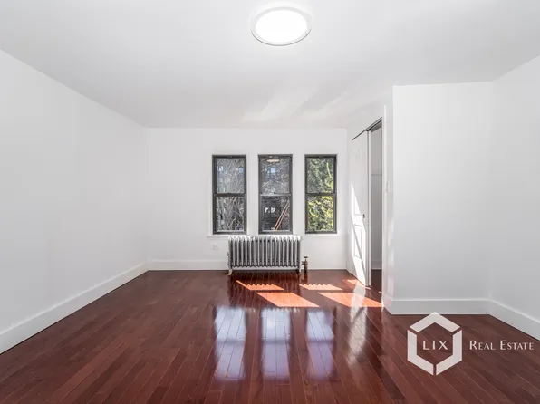 518 East Eighth Street image 1 of 12