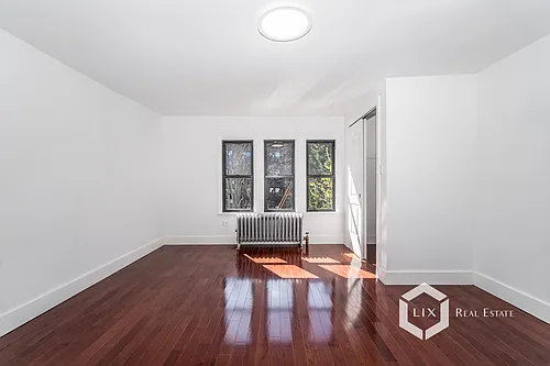 518 E 8th St #3R Photo 1 518 E 8th St #3R Photo 1