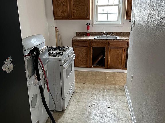 2nd image of 31 N Pennewell Dr