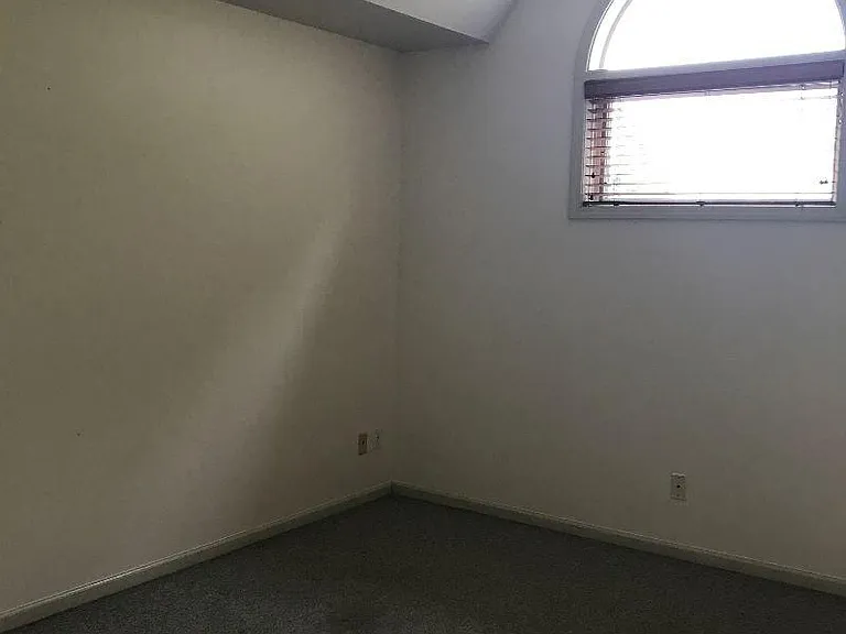 2704 Cherry Hills Dr — Photo 18