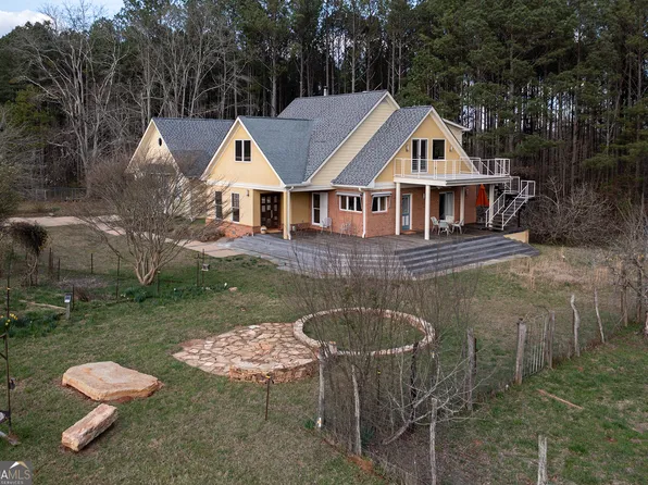 1150 Falcon Ridge Dr, Bishop, GA 30621