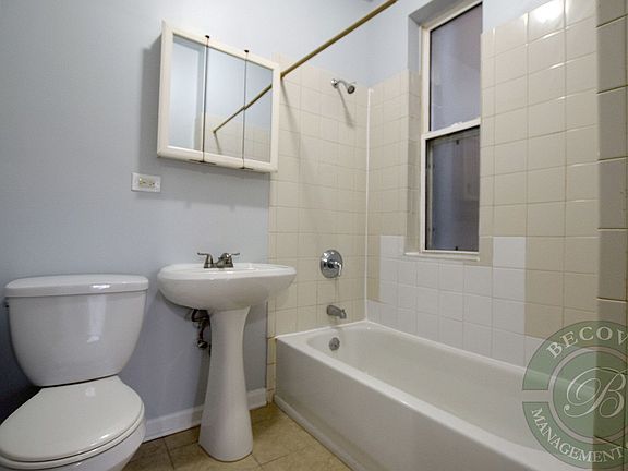 5th image of 1456-1460 W Fargo Ave #1456-207