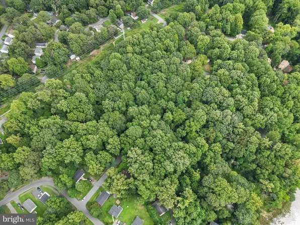 572 Evergreen Ct, Lusby, MD 20657