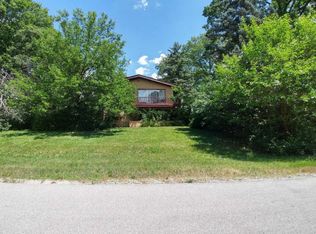 415 N Shady Ln, Elmhurst, IL 60126