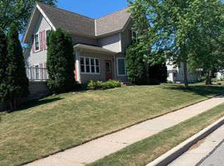 N90W16155 Roosevelt Dr, Menomonee Falls, WI 53051