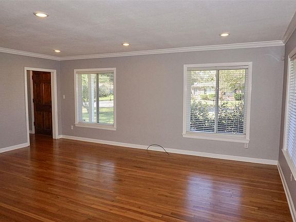 5th image of 1701 E Baars St