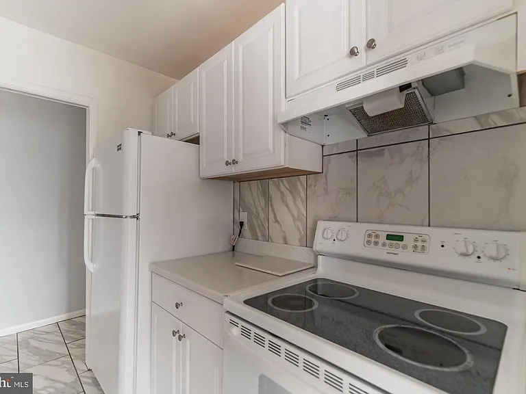 7587 Margate Ct #203 — Photo 7