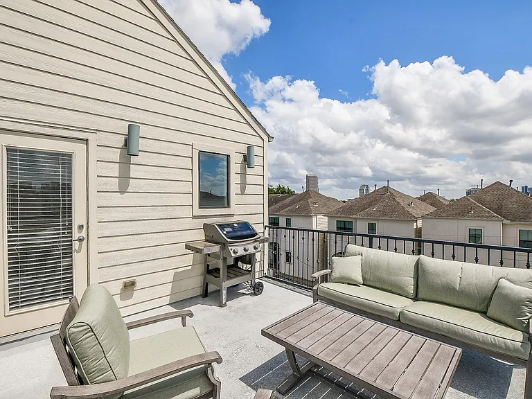1204 Fowler St — Photo 22