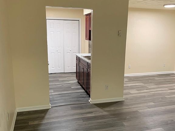3rd image of 2714 Morton Ave APT 3