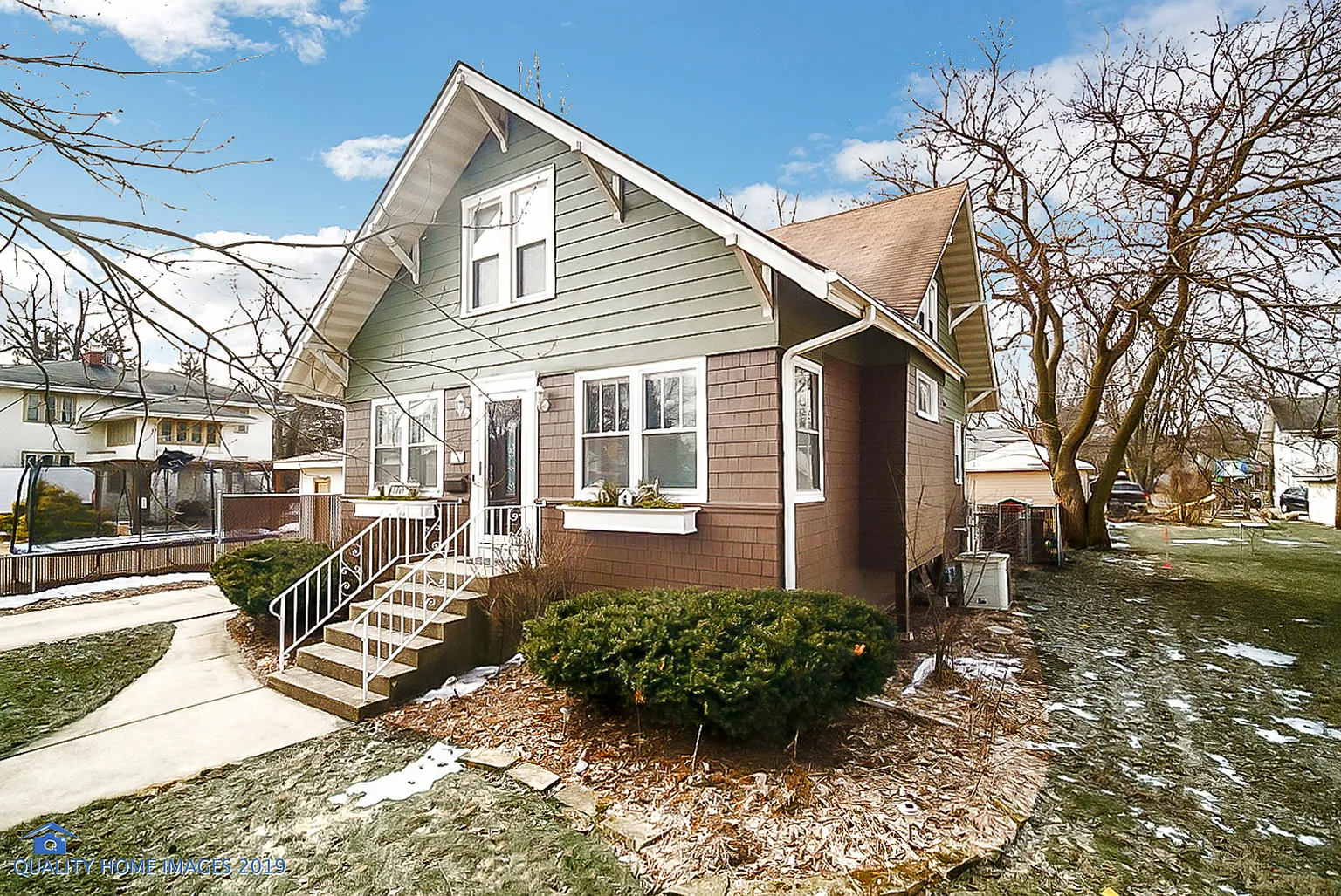 328 S Villa Ave photo 1