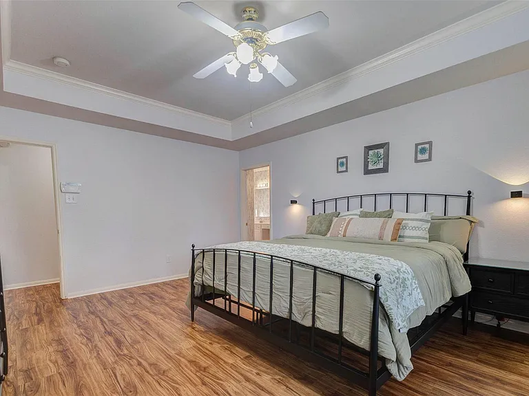 1606 Barrington Hills Ln — Photo 30