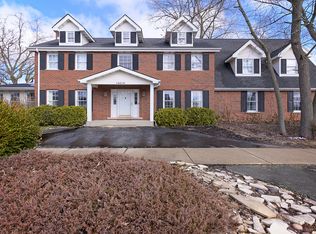 18516 Willow Ln, Lansing, IL 60438