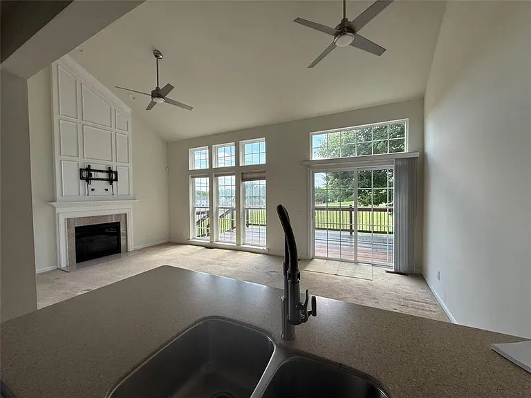 1812 Emerald Dr S — Photo 4