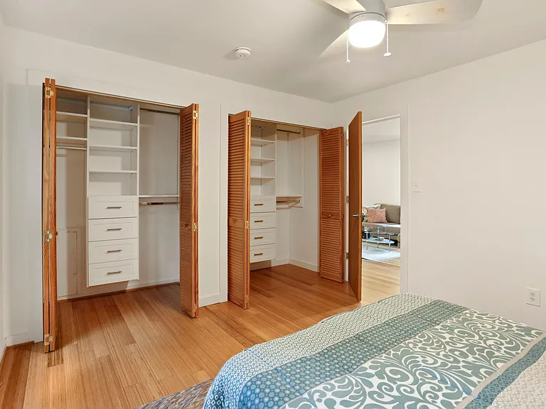 2360 S Arlington Ridge Rd — Photo 15