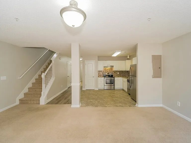 1761 Old Dogwood — Photo 4