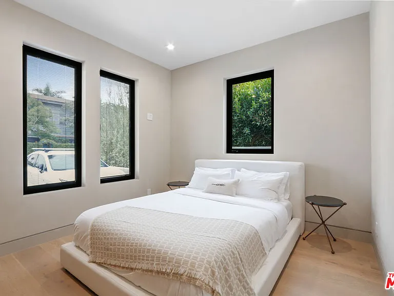 2225 Walnut Ave — Photo 7