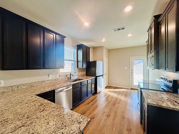 4th image of 401 Liberty Meadows Dr