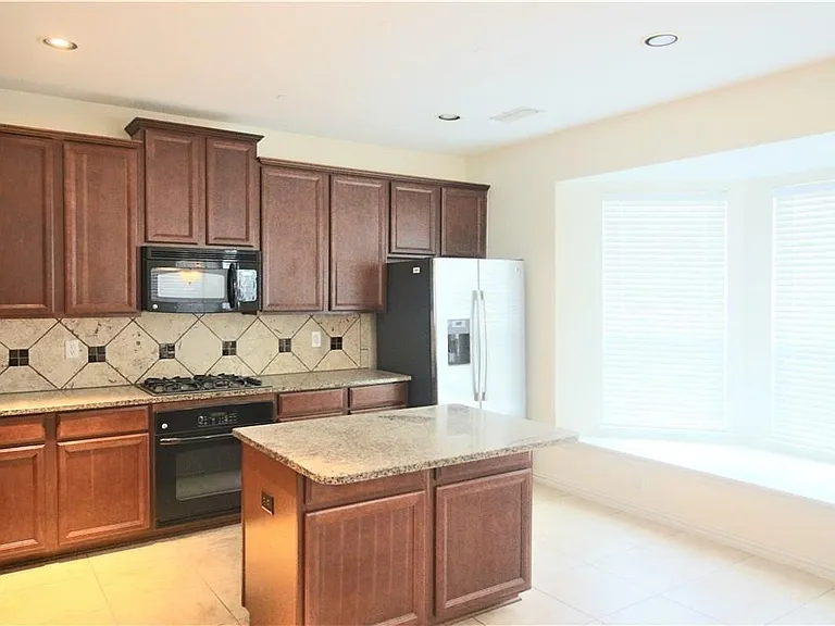 7836 Fox Horn Dr — Photo 10